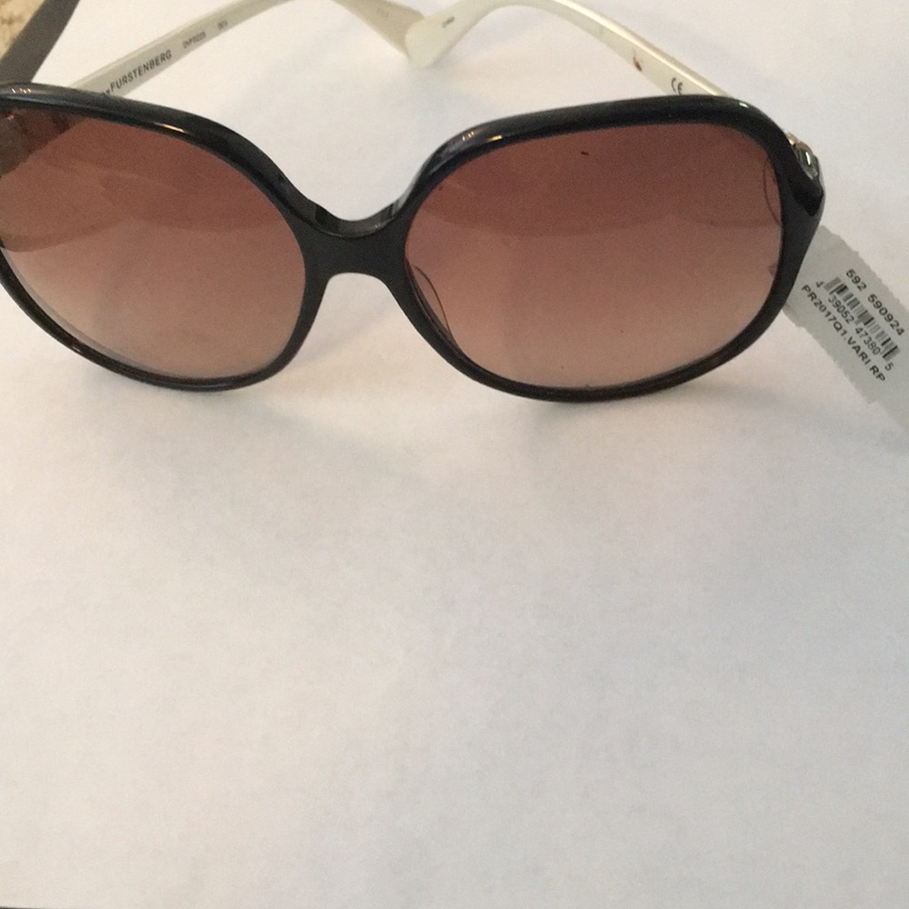 Diane Von Furstenberg sunglasses never worn